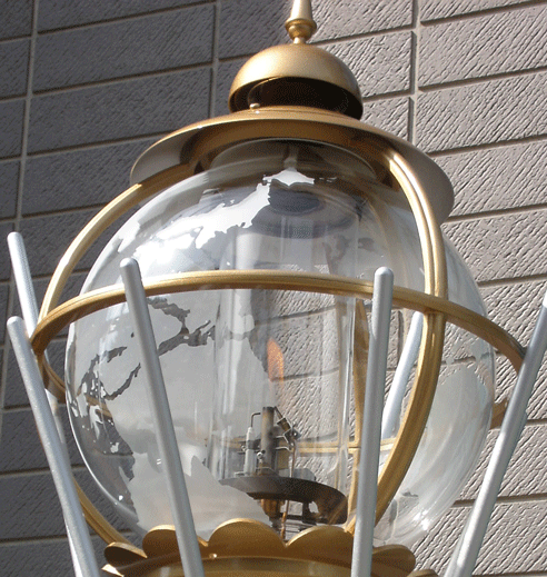 NHK広島放送局　平和記念灯　グローブランプ
